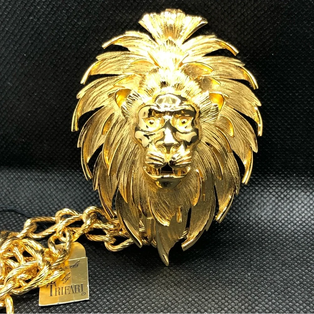 Vintage Trifari Lion Hidden Watch Necklace,  Original Tag, MINT - Picture 4 of 13